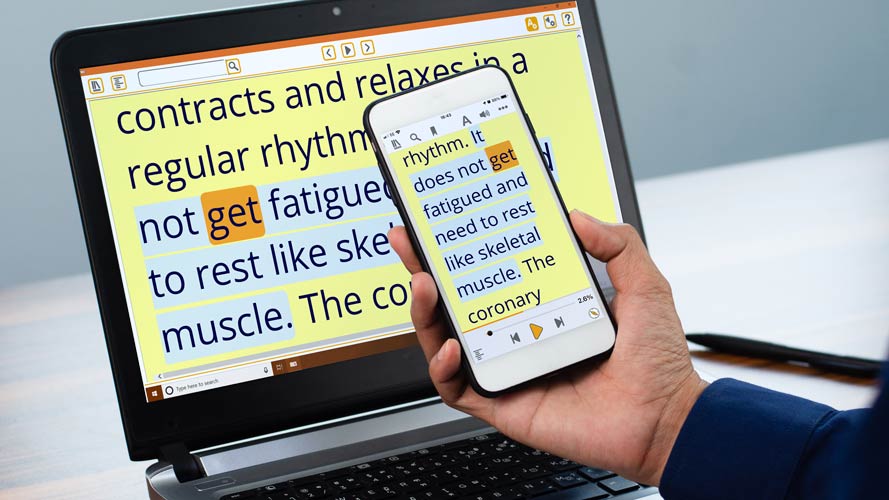 Obrázek notebooku a chytrého telefonu se zobrazenou aplikací EasyReader se stejným textem knihy a stejným nastavením motivu textu.